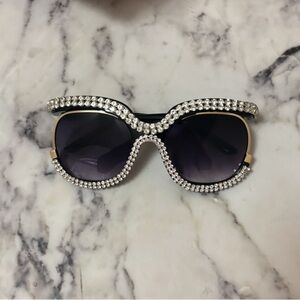 Elegant Black and Silver Rhinestone Sunglasses